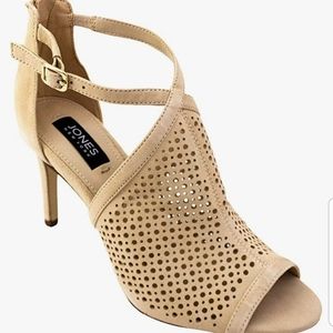 Jones New York Kid Suede Georgina Heels